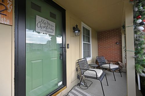 212 Breezy Vis, Cincinnati, OH 45215-3697