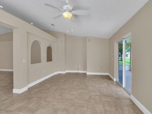 1220 25th Ter, Vero Beach FL 32968-5068 exterior