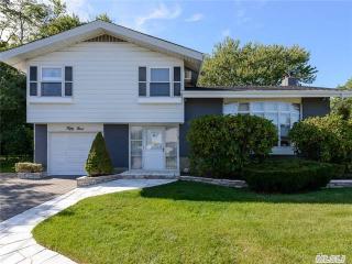 59 Friendly Ln, Muttontown, NY 11753-2330