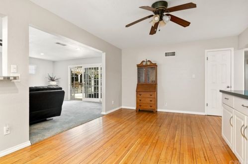 1243 Chestnut Ave, Orange CA 92867-3836 exterior