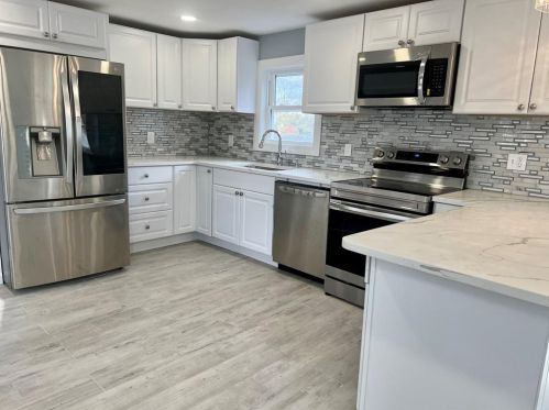 60 Heath Ave, Warwick RI  02888-1121 exterior