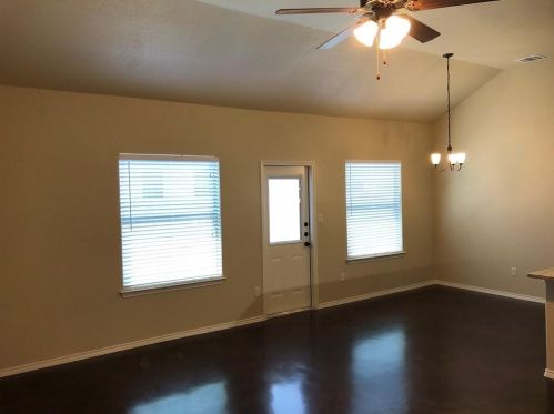 455 Jack Rabbit Ln, Creedmoor, TX 78610