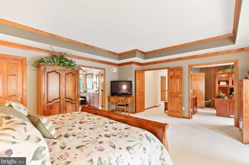 306 Deer Path Dr, Red Lion PA  17356-7800 exterior