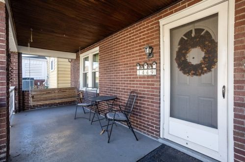 1449 Leaside Dr, Pittsburgh, PA 15207-2313