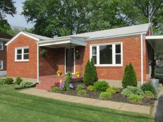 5713 Jeanine Dr, Louisville, KY 40219-1501