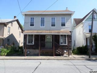 34 Main St, Elizabethville, PA 17023-2007