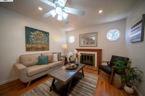 1554 Claycord Ave, Concord CA  94521-2214 exterior