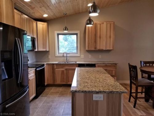 810 218th St, East Farmington, WI 54020-4518