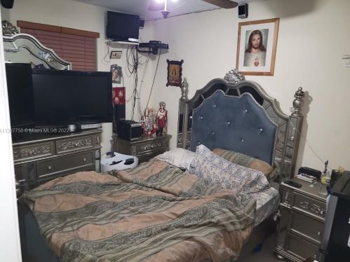 10 44th St, Hialeah FL  33013-1816 exterior