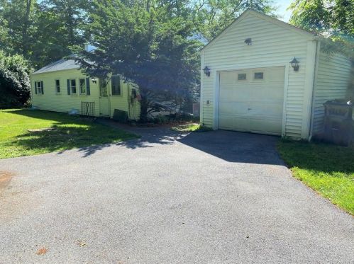 14 Chestnut Ln, Newburgh, NY 12550-2005