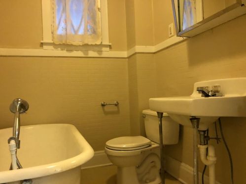 573 Main St, Wilmington OH  45177-2122 exterior