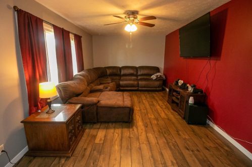 923 Halesworth Dr, Cincinnati, OH 45240-1805