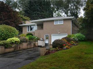 5 Sunbirch Dr, Jeannette, PA 15644-1138