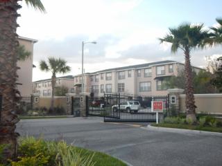 2536 Lexington Oak Dr, Brandon FL  33511-4720 exterior