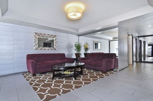 4611 Vista Del Monte Ave, Van Nuys, CA 91403-2944