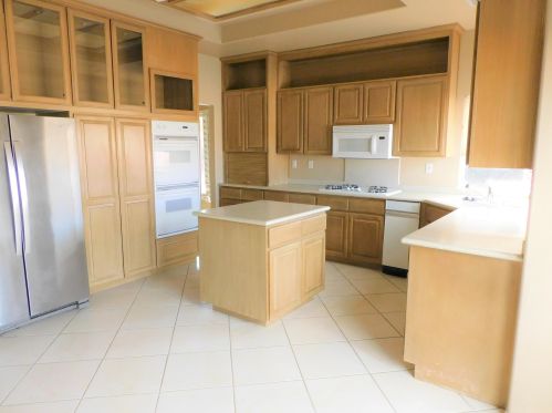 23 Florentina Dr, Rancho Mirage CA  92270-4804 exterior