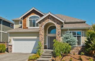 3506 Wells Ave, Seattle, WA 98055-5801