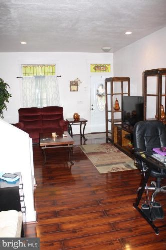 2344 Derry St, Harrisburg PA 17111-2616 exterior