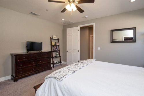 2440 Greenboro St, Turlock CA  95382-1433 exterior