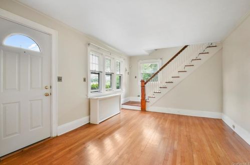 80 Primrose St, White Plains NY  10606-1631 exterior