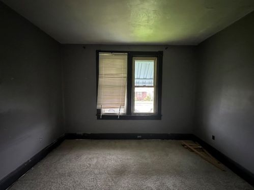 1922 Leishman Ave, New Kensington PA  15068-4245 exterior