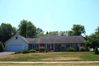 8 Strayer Dr, Carlisle, PA 17013-4404