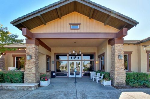 9860 Westminster Way, Elk Grove CA  95757-5124 exterior