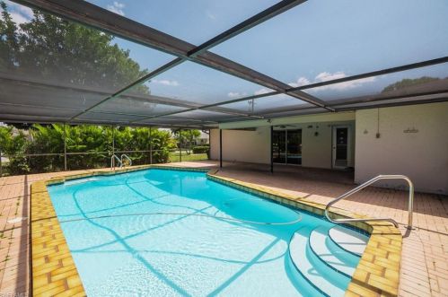 2013 26th Ter, Cape Coral, FL 33904-3490