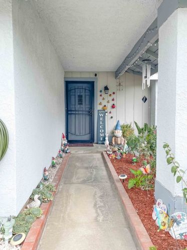 860 Plumwood St, Colton CA  92324-4523 exterior