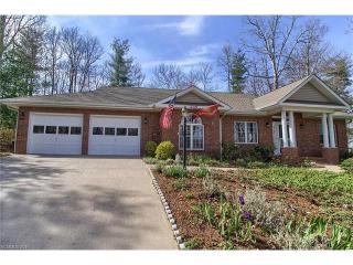 306 Croydon Dr, Hendersonville, NC 28791-1359