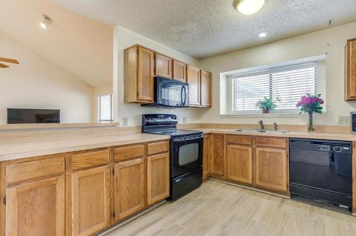 816 Bentle St, Cedar Hill TX 75104-9244 exterior