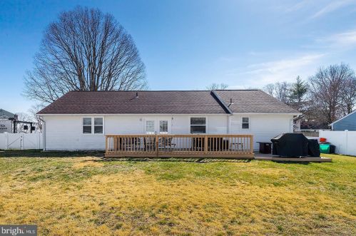 105 Wycombe Ave, West Deptford NJ  08096-4235 exterior