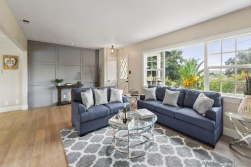 750 Smith Dr, Vista CA  92084-4428 exterior