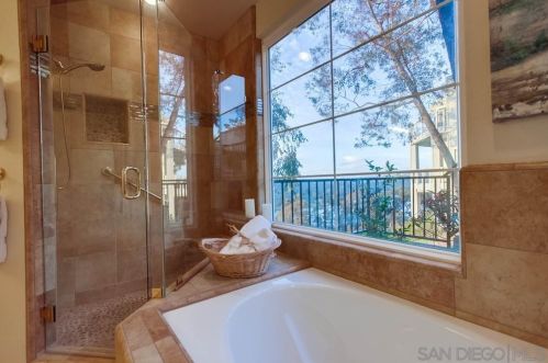 11026 Caminito Vista Pacifica, San Diego CA 92131-3301 exterior