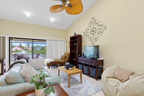 5083 Willow Pond Rd, West Palm Beach FL  33417-8135 exterior