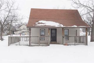 212 Woodlawn St, Iowa Center, IA 50161-2001