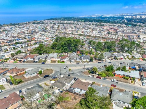871 Larchmont Dr, Daly City CA  94015-3641 exterior
