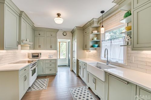 24 William St, Metuchen NJ  08840-1822 exterior