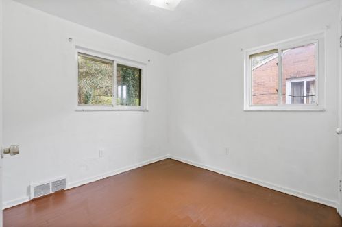 2051 Fairlawn St, Pittsburgh PA 15221-1505 exterior