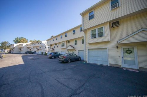 66 Atwood St, Plainville, CT 06062-3140
