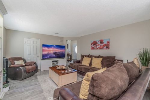 6742 Dove Ln, Riverside CA  92506-5000 exterior