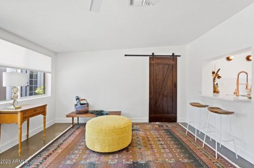 6811 11th Pl, Phoenix AZ  85014-1027 exterior