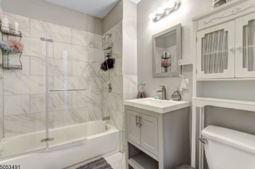 1 Wolf Pl, Irvington NJ  07111-2849 exterior