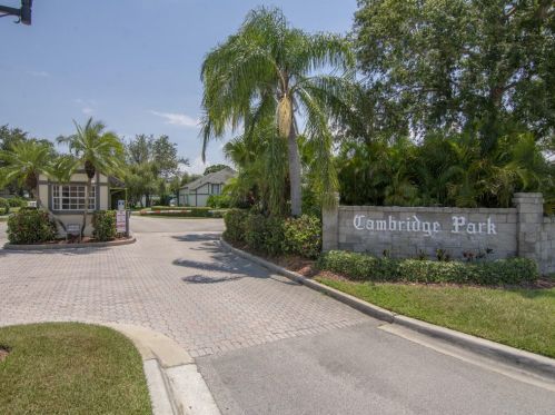 1980 Westhampton Ct, Vero Beach, FL 32966-5126