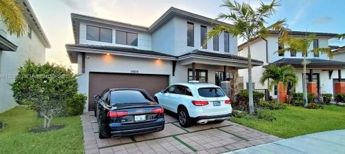 15800 88th Ave, Hialeah FL  33018-2019 exterior