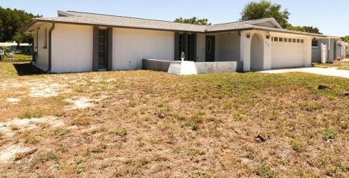 7121 Ashwood Dr, Port Richey, FL 34668-1425