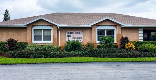 1538 Royal Green Cir, Fort Pierce FL  34952-7624 exterior