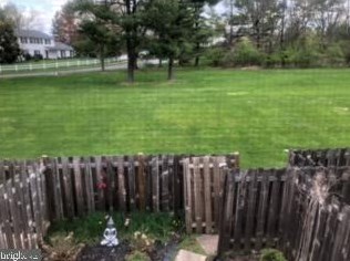 211 Oberlin Ter, Lansdale PA 19446-4962 exterior