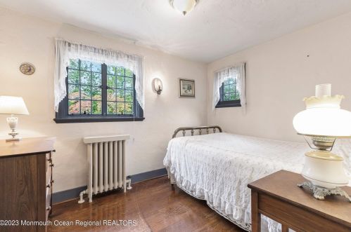 25 Schanck St, East Freehold NJ  07728-1844 exterior