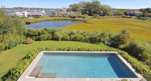 93 Water St, Marthas Vineyard, MA 02539-8015